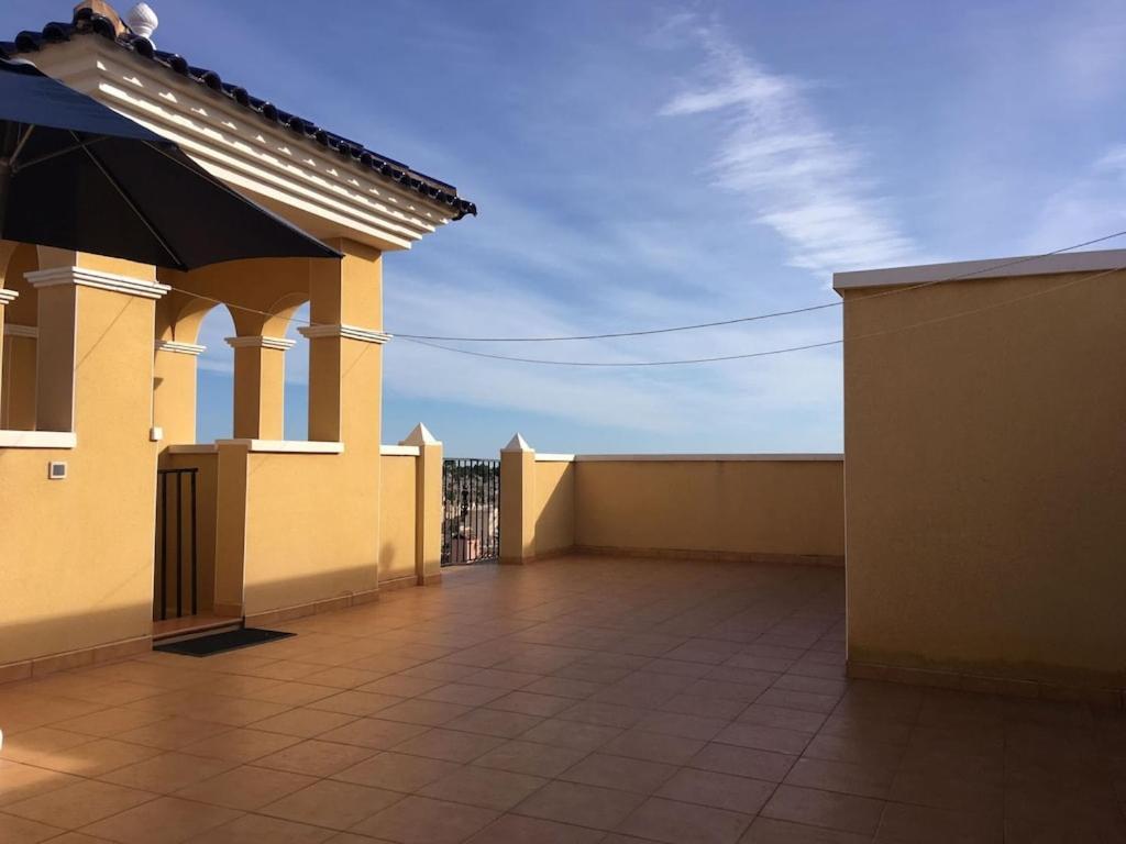 Top Floor Spacious Apartment With Roof Terrace Alicante Bagian luar foto