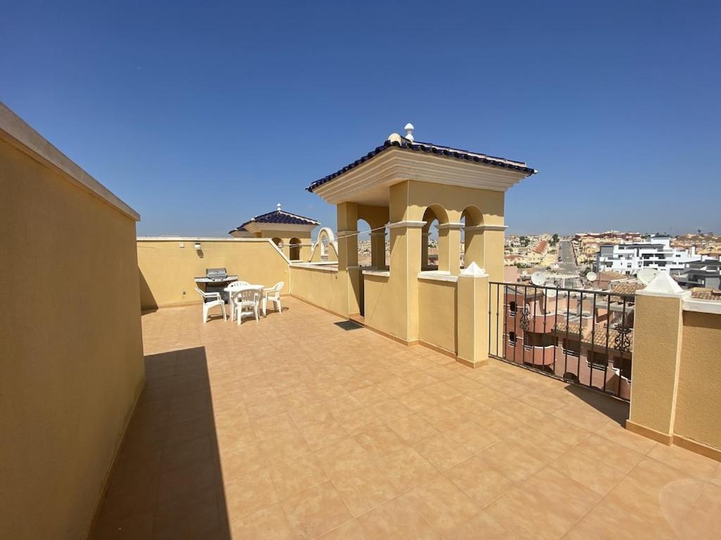 Top Floor Spacious Apartment With Roof Terrace Alicante Bagian luar foto